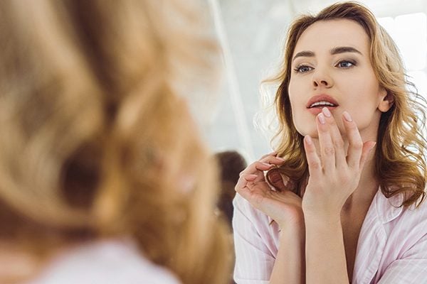 how to get rid of swollen lip 