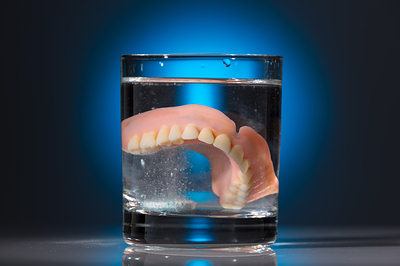 clean dentures