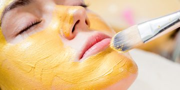 How to Make a Turmeric Face Mask for Glowing and Acne-Free Skin