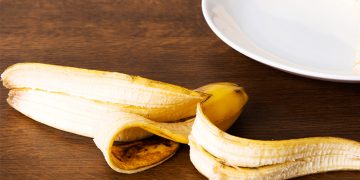 10 Amazing and Interesting Beauty Uses for Banana Peels
