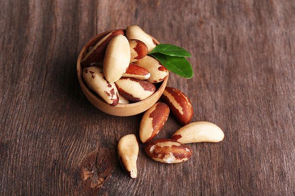 eat brazil nuts to boost your mood