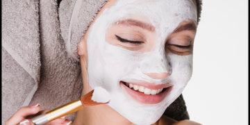 Easy to make kiwi face mask for instant glow