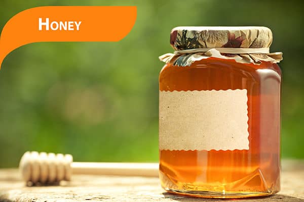 honey to treat dark upper lip